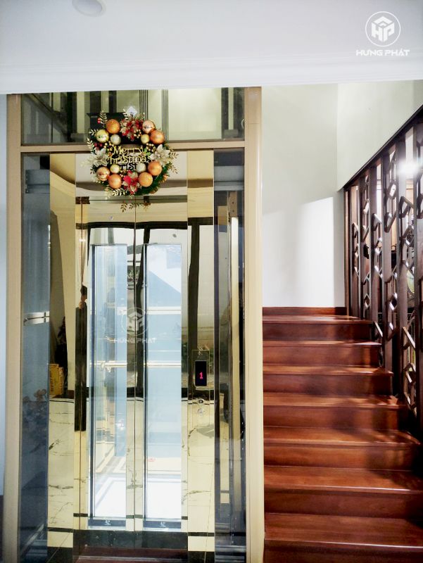 Thang máy gia đình tại Vinhomes Riverside