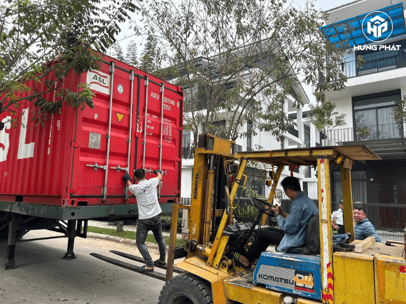 Vận chuyển thang máy tới công trinhg bởi thang máy Hưng Phát