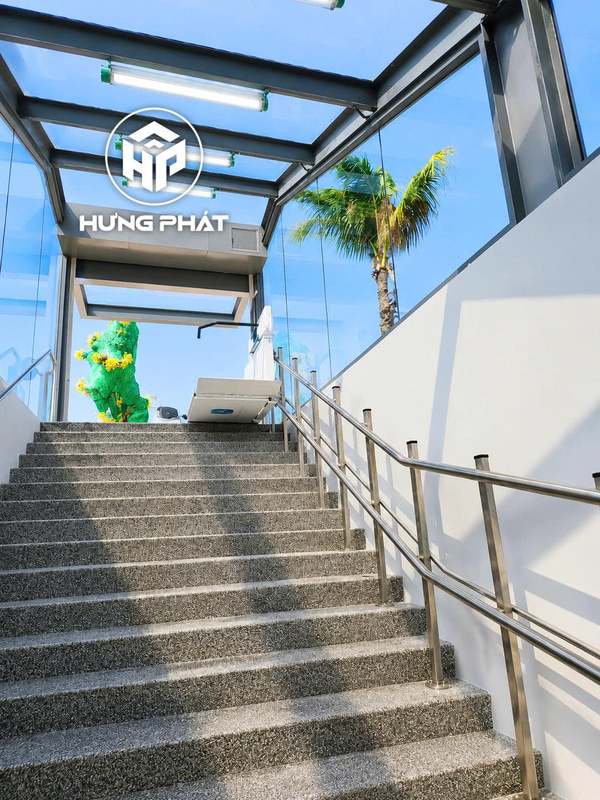 Một góc khác của thang nâng Gemanlift cho người khuyết tật